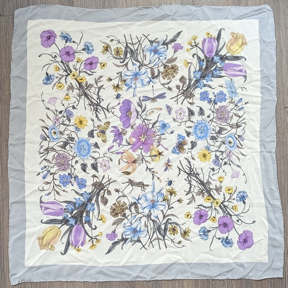 Gucci Hand Stitched Silk Vsize Floral Print Scarf - Picture 2 of 4